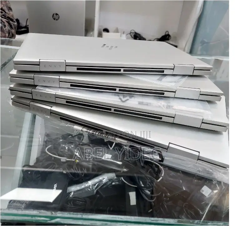 New Laptop HP Envy X360 8GB Intel Core I7 SSD 512GB