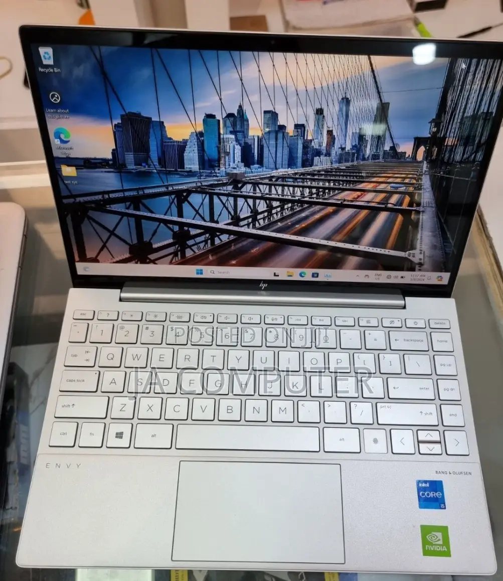 New Laptop HP Envy 13 16GB Intel Core I5 SSD 512GB
