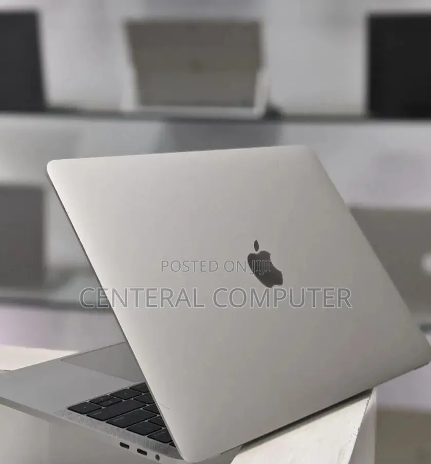 New Laptop Apple MacBook 2018 16GB Intel Core I7 SSD 512GB