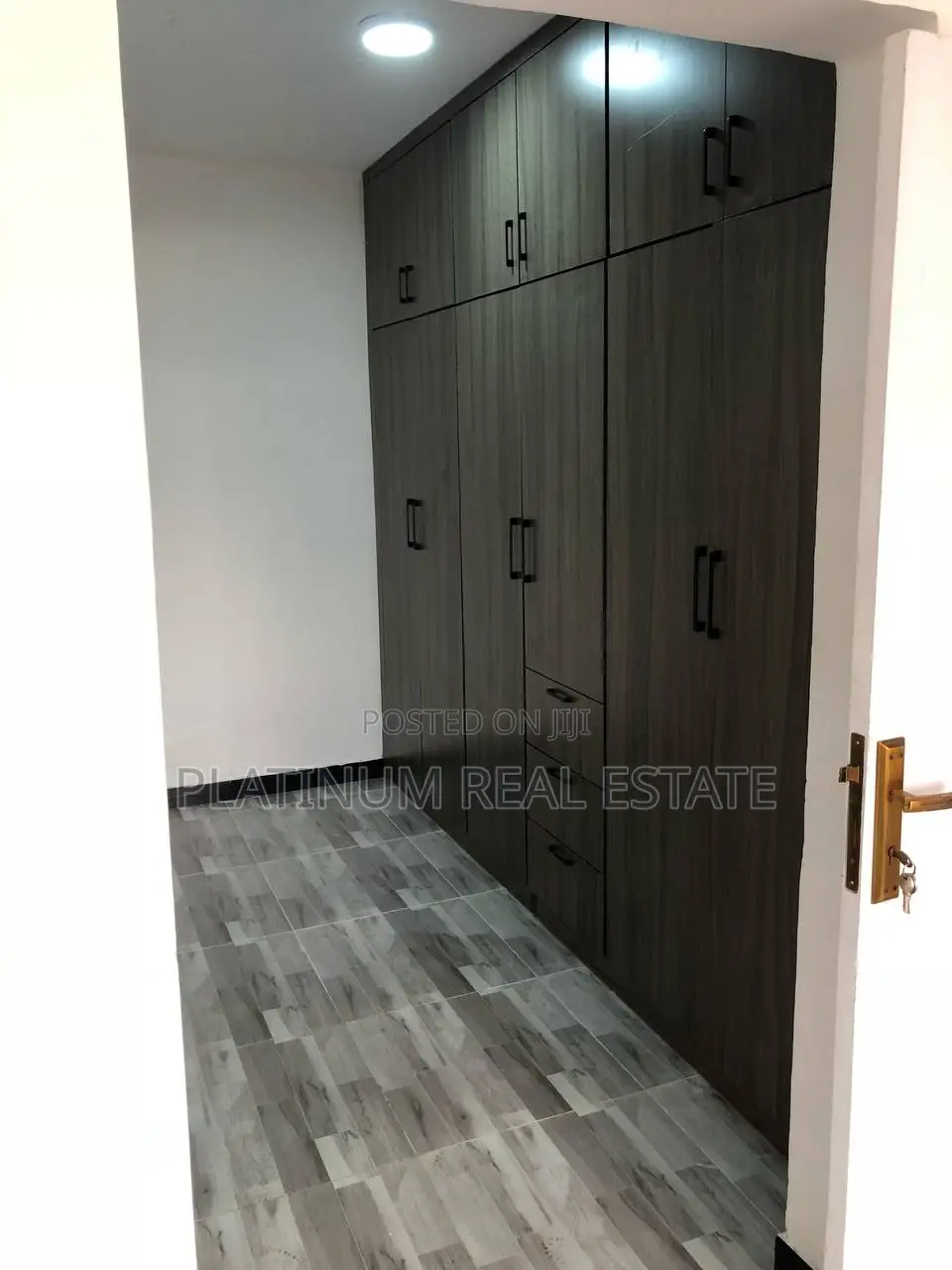 Furnished 3bdrm Apartment in Yobi Real Estate, Bole for sale