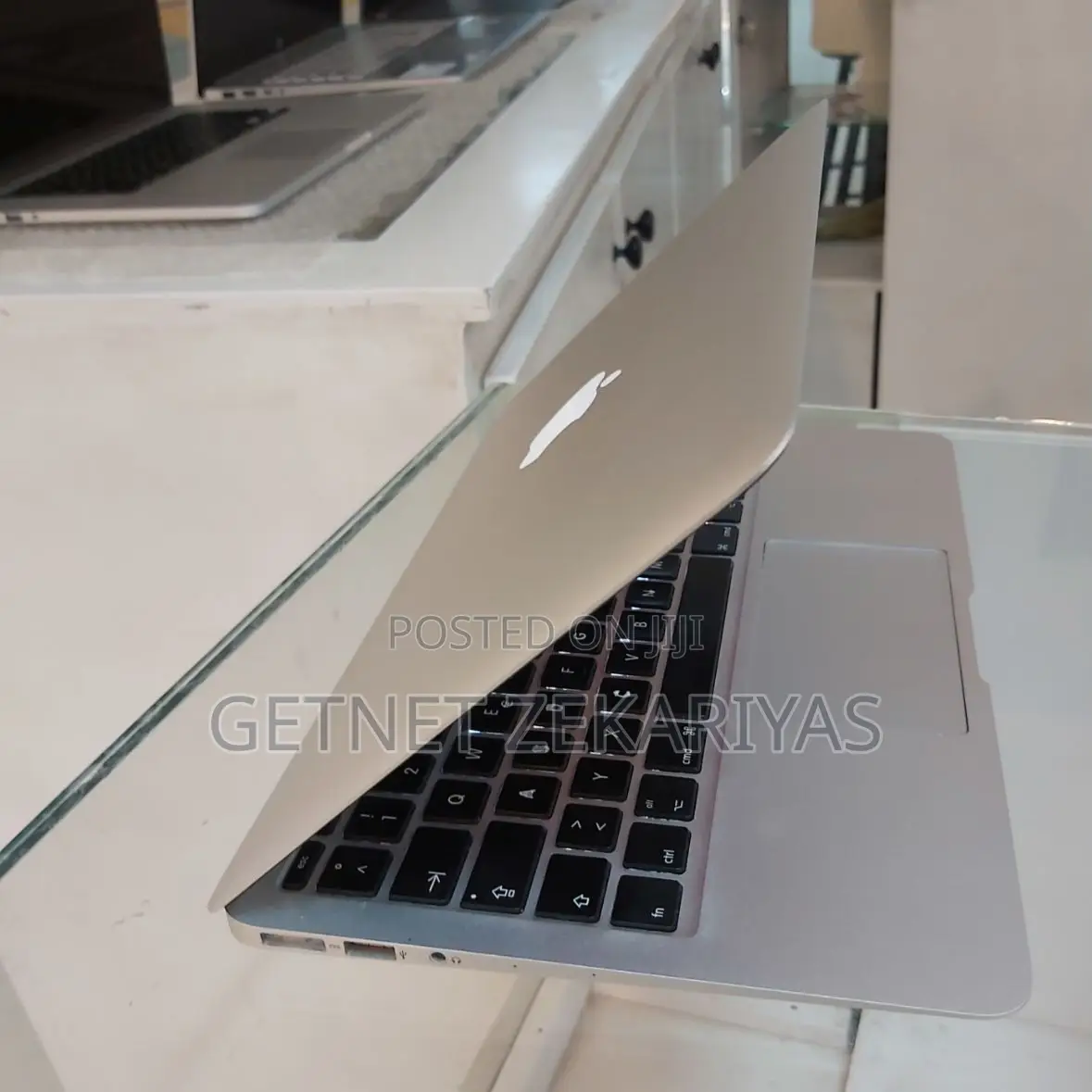 New Laptop Apple MacBook Air 2013 4GB Intel Core I5 SSD 256GB