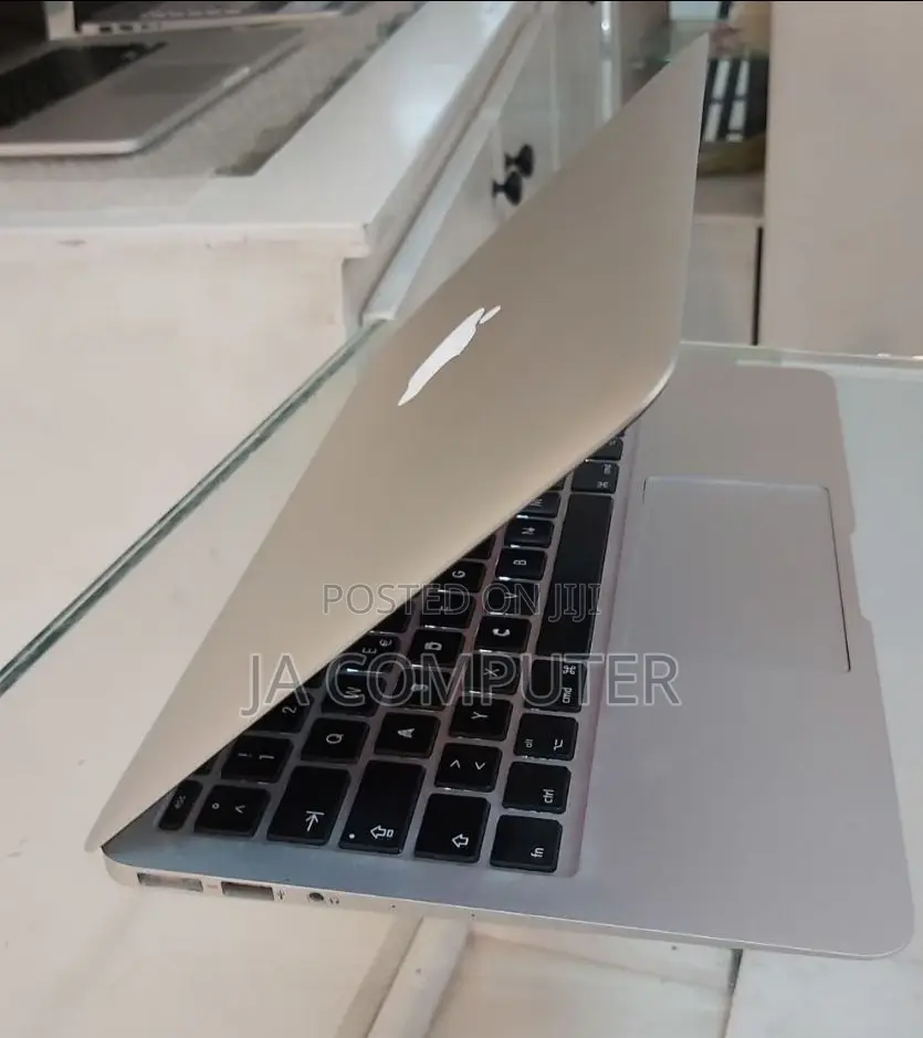 New Laptop Apple MacBook Air 2013 4GB Intel Core I5 SSD 256GB