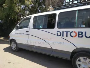 Toyota HiAce 2001 White