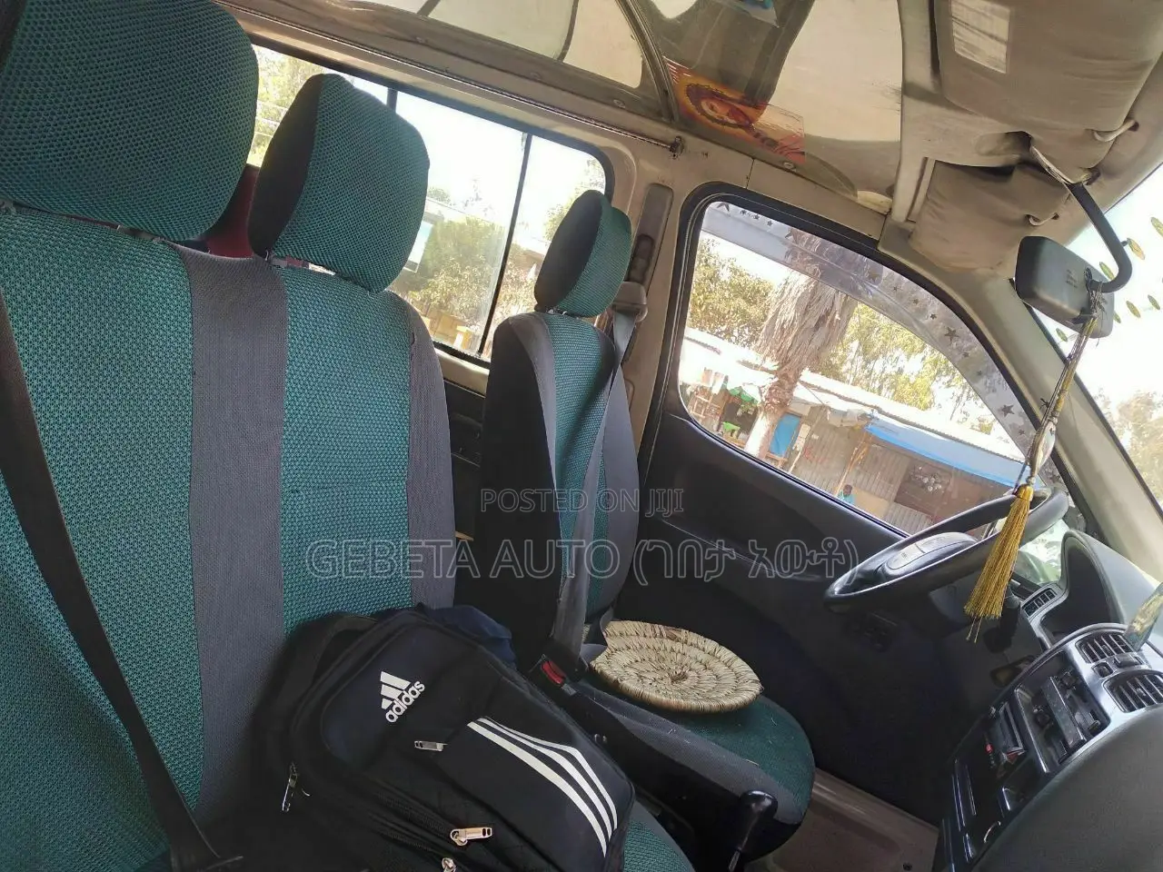 Toyota HiAce 2001 White