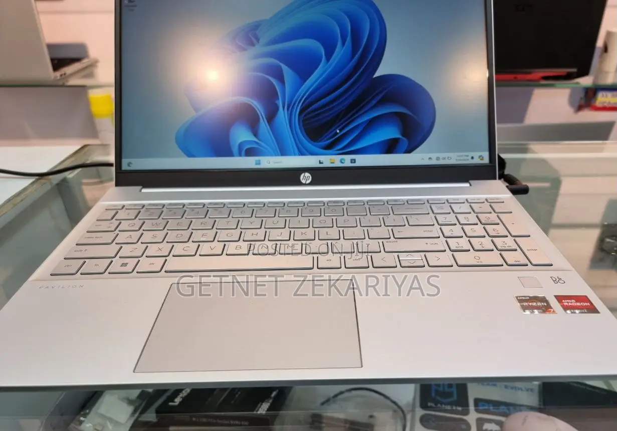 New Laptop HP Pavilion 15 8GB AMD Ryzen 7 SSD 512GB