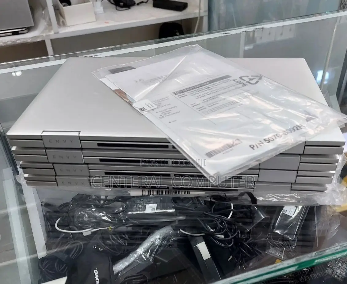 New Laptop HP Envy x360 8GB Intel Core i7 SSD 512GB