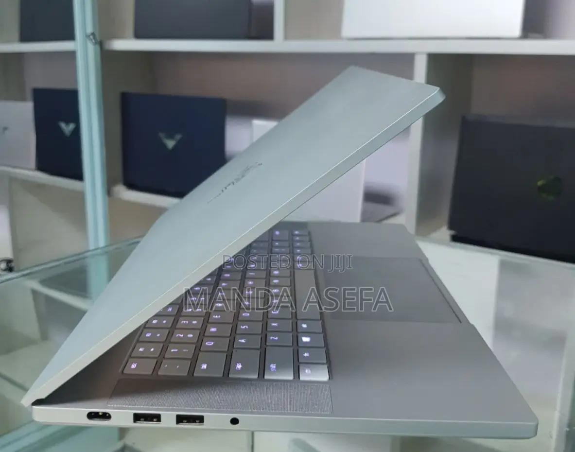 New Laptop Razer Blade 16GB Intel Core I7 SSD 512GB