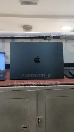 New Laptop Apple MacBook Air 2023 M2 8GB Apple M2 SSD 256GB