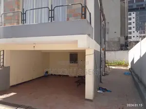 8bdrm Townhouse/Terrace in Bole for sale