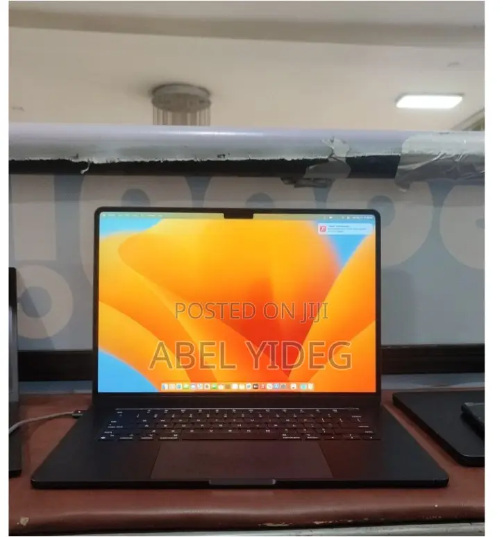 New Laptop Apple MacBook Air 2023 M2 8GB Apple M2 SSD 256GB