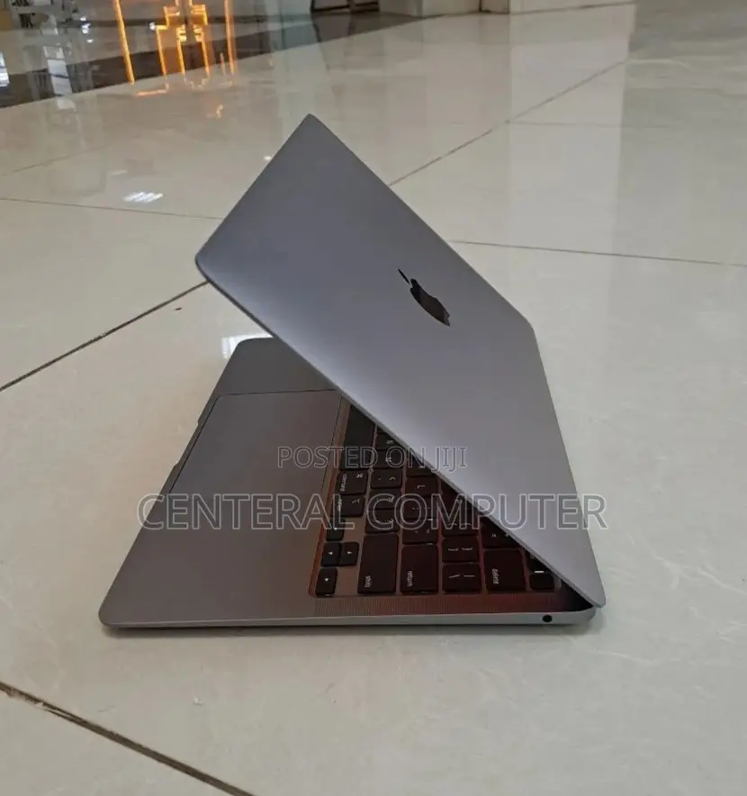 New Laptop Apple MacBook 2020 8GB Apple M1 SSD 256GB