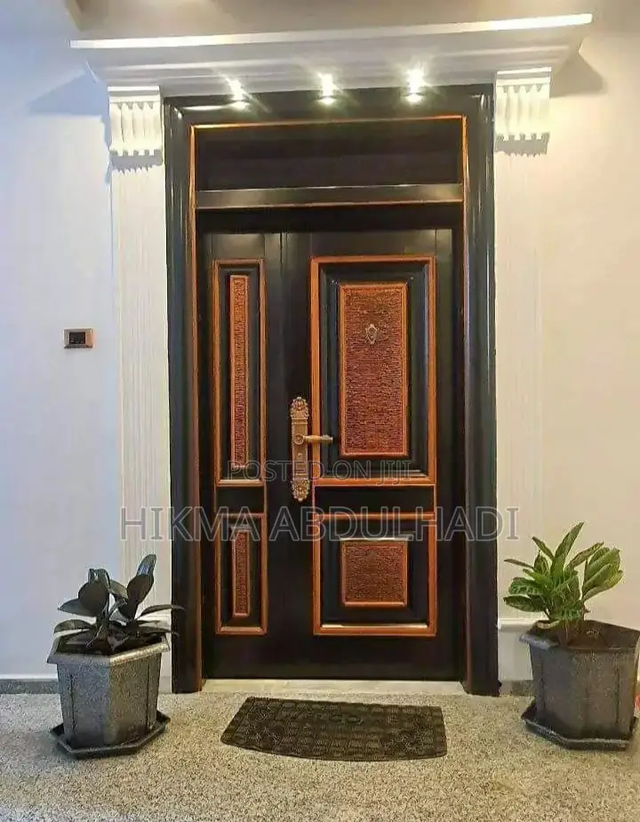 የዋና እና ውስጥ ለውስጥ በሮች