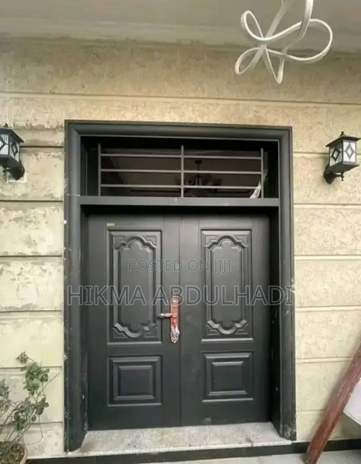 የዋና እና ውስጥ ለውስጥ በሮች