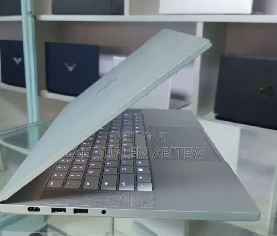 New Laptop Razer Blade 16GB Intel Core I7 SSD 512GB