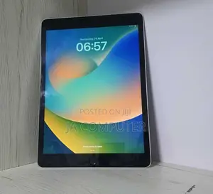 New Apple iPad 10.2 (2021) 64 GB Silver
