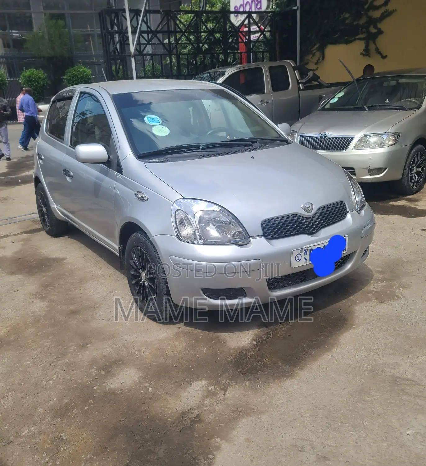 Toyota Vitz 2004 Silver
