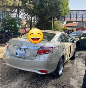 Toyota Yaris 2017 Silver