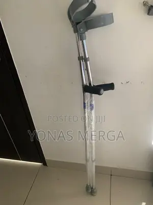Crutches°ክራንች\Crunch¶Crutches`መሬት ቆንጥጦ ሚዝ ቡሽ|Crunch°Crutches