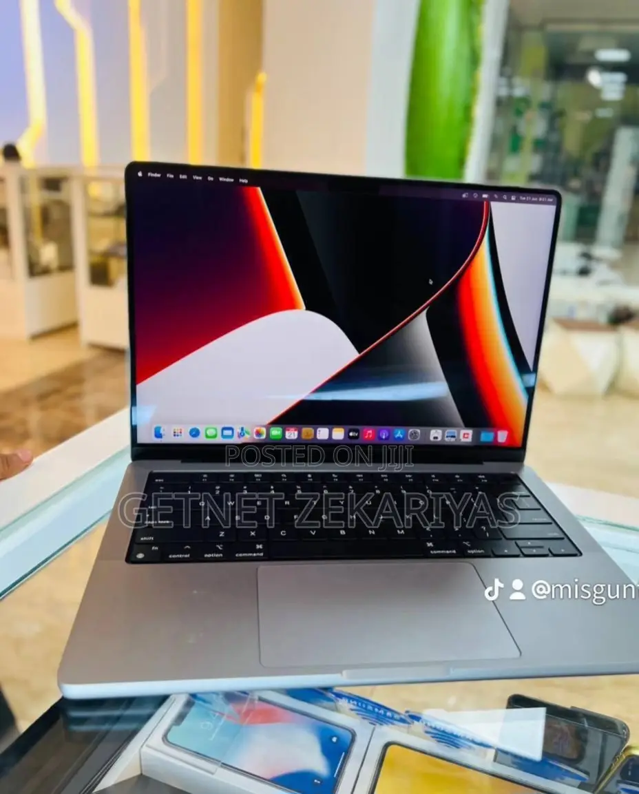New Laptop Apple MacBook Pro 2021 M1 16GB Apple M1 SSD 512GB