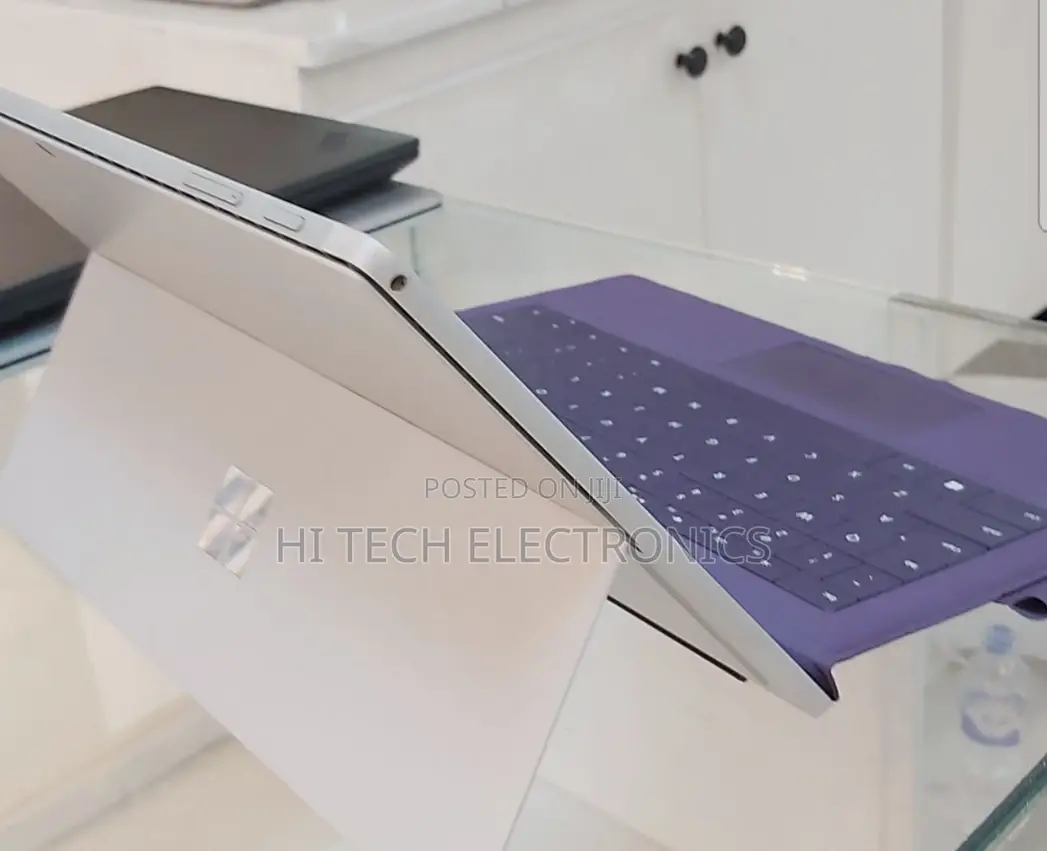 New Laptop Microsoft Surface 4GB Intel Core M SSD 128GB
