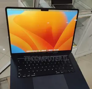 New Laptop Apple MacBook Pro 2023 M2 8GB Intel Core i7 SSD 256GB