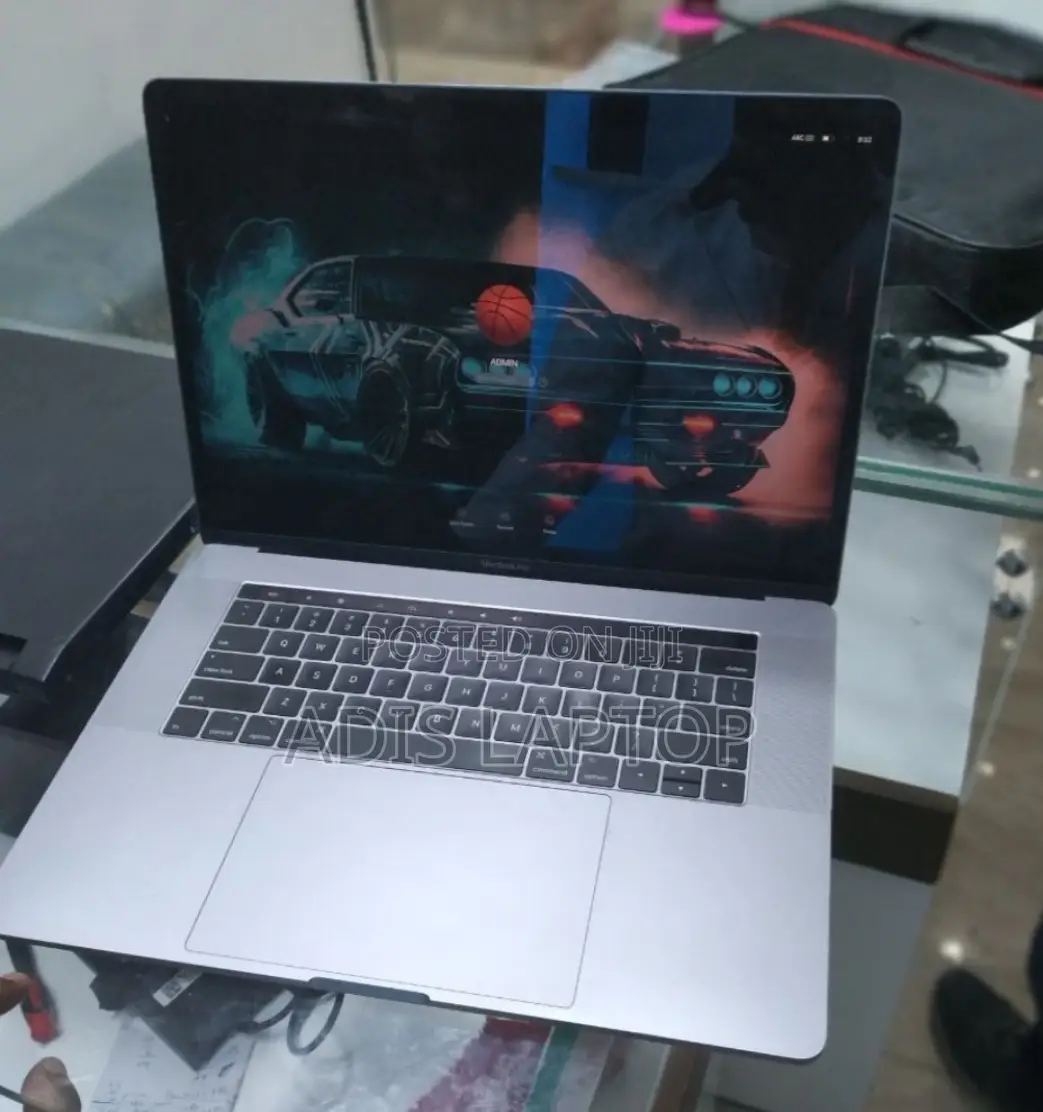 New Laptop Apple MacBook Pro 2017 16GB Intel Core I7 SSD 512GB