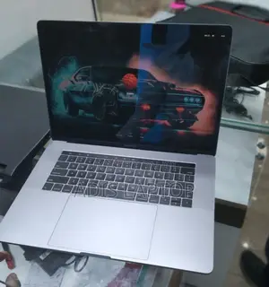 New Laptop Apple MacBook Pro 2017 16GB Intel Core I7 SSD 512GB