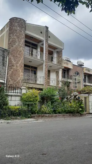 5bdrm House in የሚሸጥ ቤት ሳሊተ ምህርት, Bole for sale