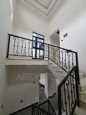 5bdrm Villa in Bole for sale