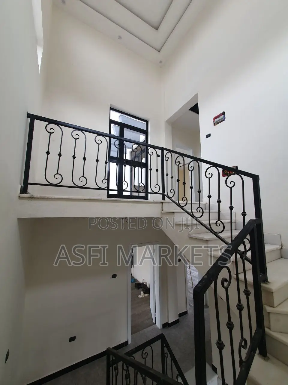 5bdrm Villa in Bole for sale