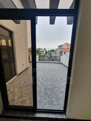5bdrm Villa in Bole for sale