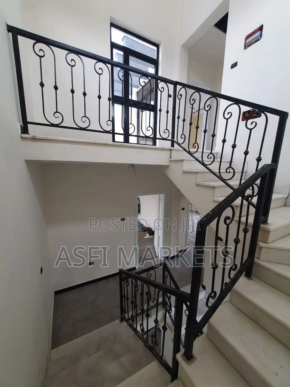 5bdrm Villa in Bole for sale