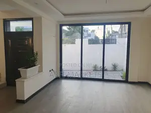 5bdrm Villa in Bole for sale