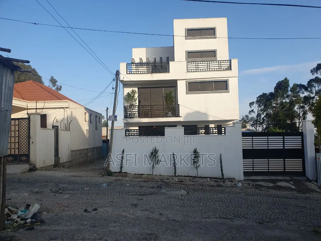 5bdrm Villa in Bole for sale