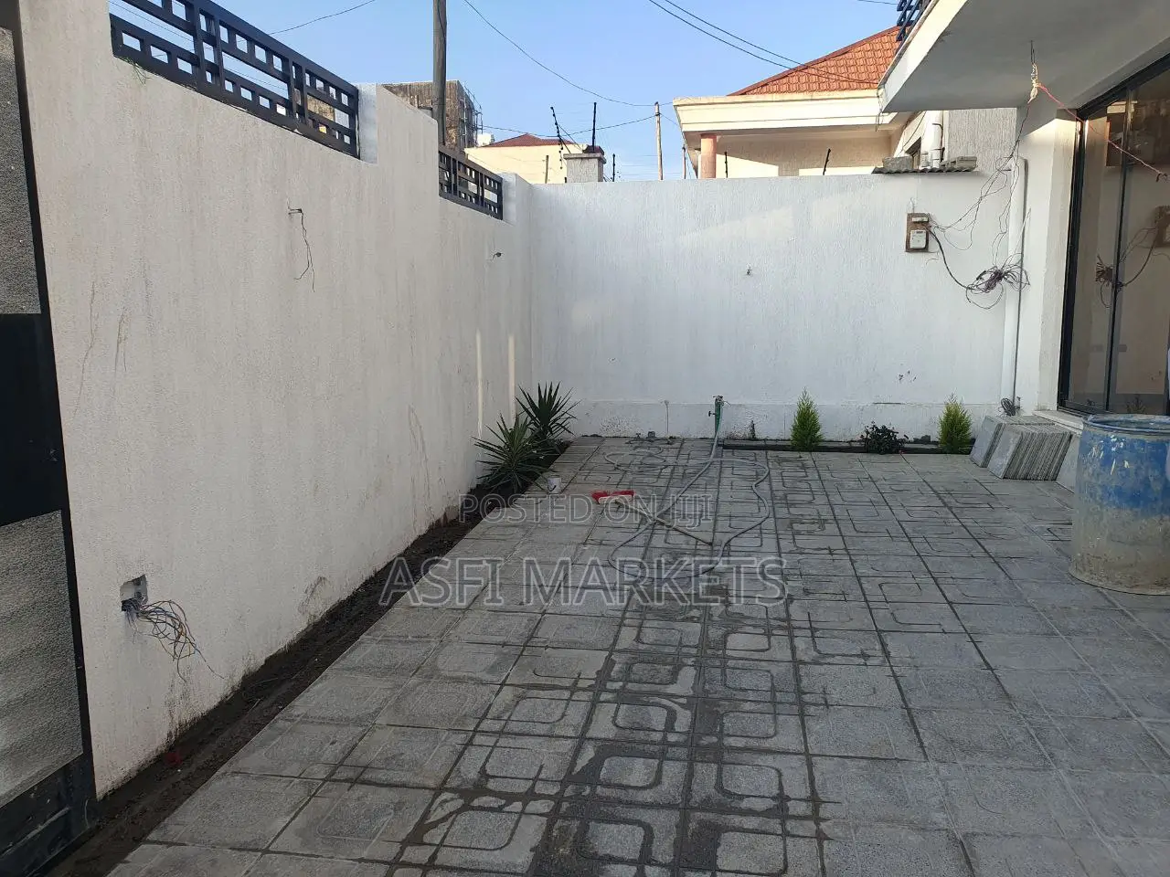 5bdrm Villa in Bole for sale