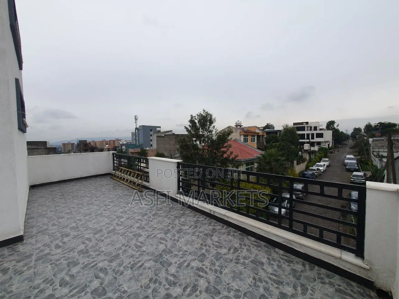 5bdrm Villa in Bole for sale