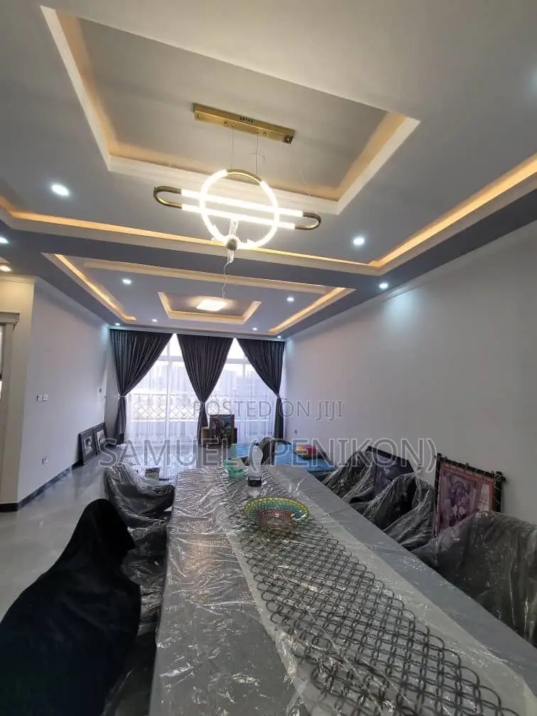 4bdrm Apartment in Apartment, Yeka for sale