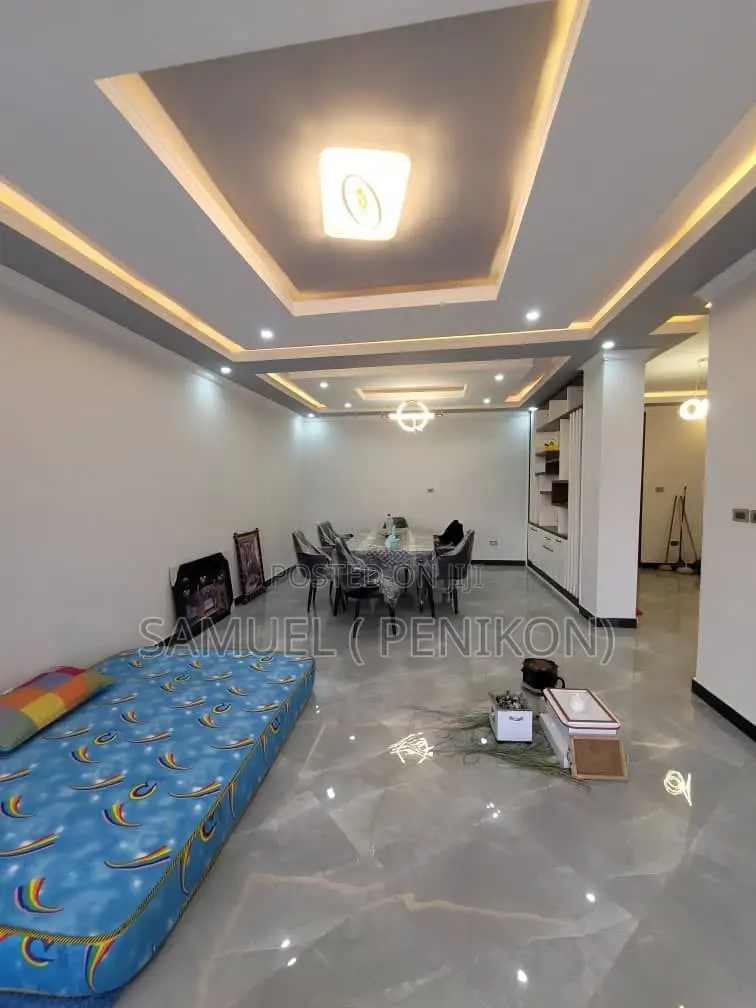 4bdrm Apartment in Apartment, Yeka for sale