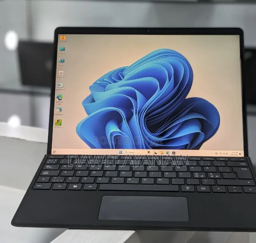 New Laptop Microsoft Surface Pro 9 16GB Intel Core I5 SSD 256GB