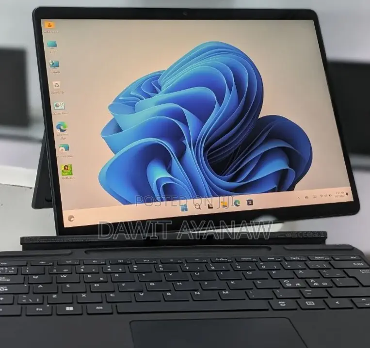 New Laptop Microsoft Surface Pro 9 16GB Intel Core I5 SSD 256GB