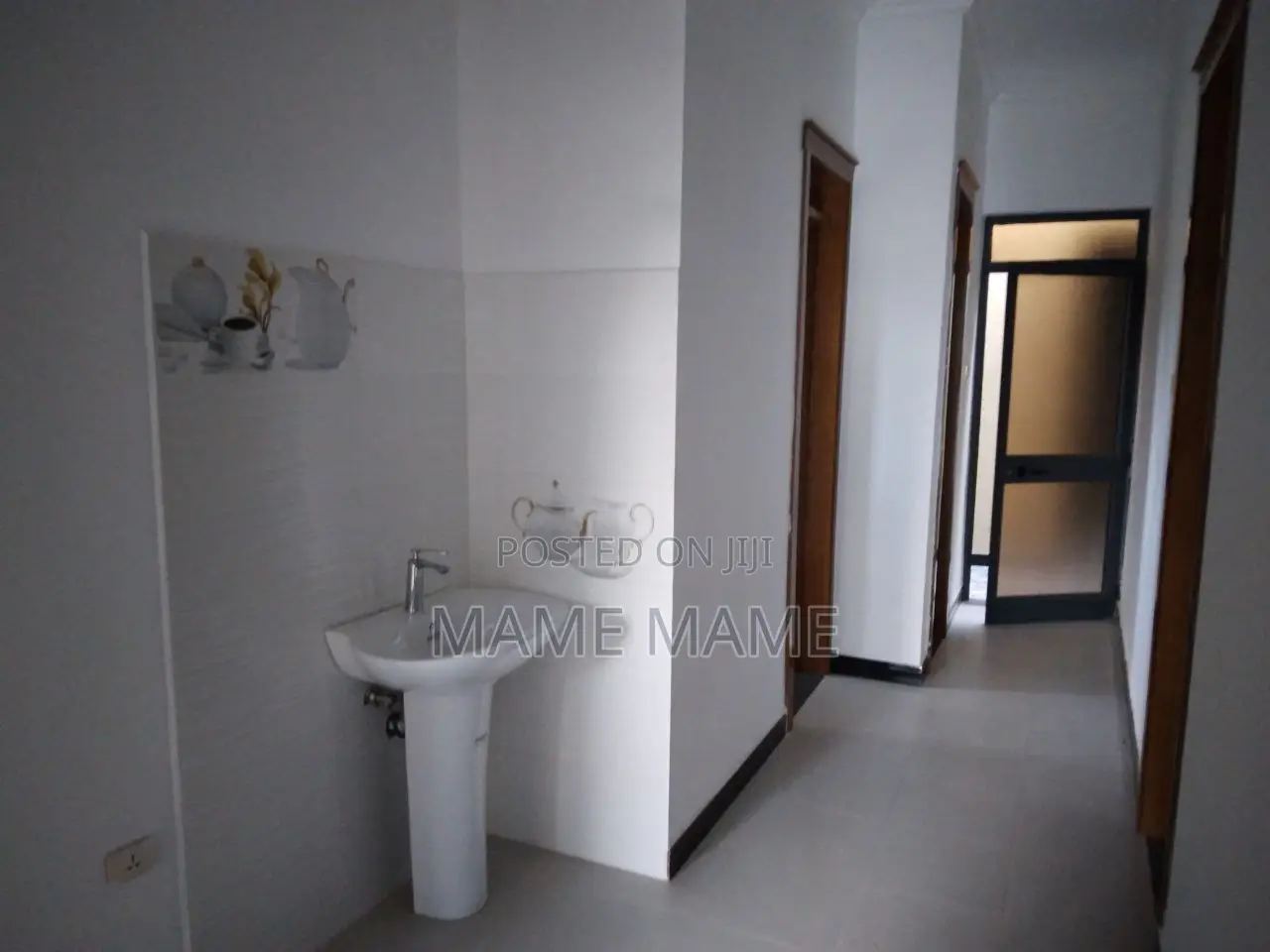 5bdrm Villa in Addis Abeba, Bole for sale
