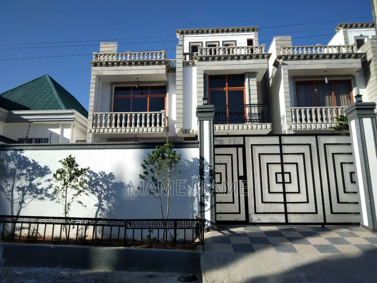 8bdrm House in Addis Abeba, Bole for sale