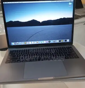 New Laptop Apple MacBook Pro 2017 16GB Intel Core I5 SSD 512GB