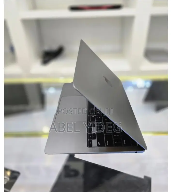 New Laptop Apple MacBook Air 2020 M1 8GB Apple M1 SSD 256GB