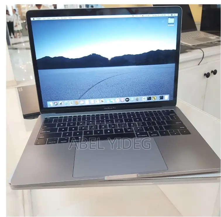 New Laptop Apple MacBook Pro 2017 16GB Intel Core I5 SSD 512GB