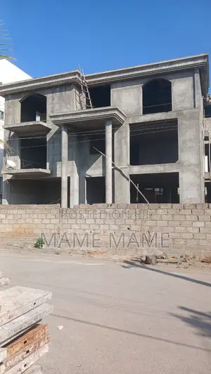 7bdrm House in Addis Abeba, Bole for sale