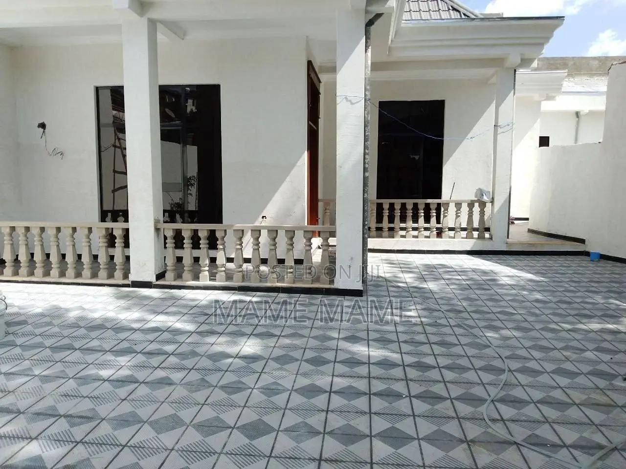 5bdrm Villa in Addis Abeba, Bole for sale