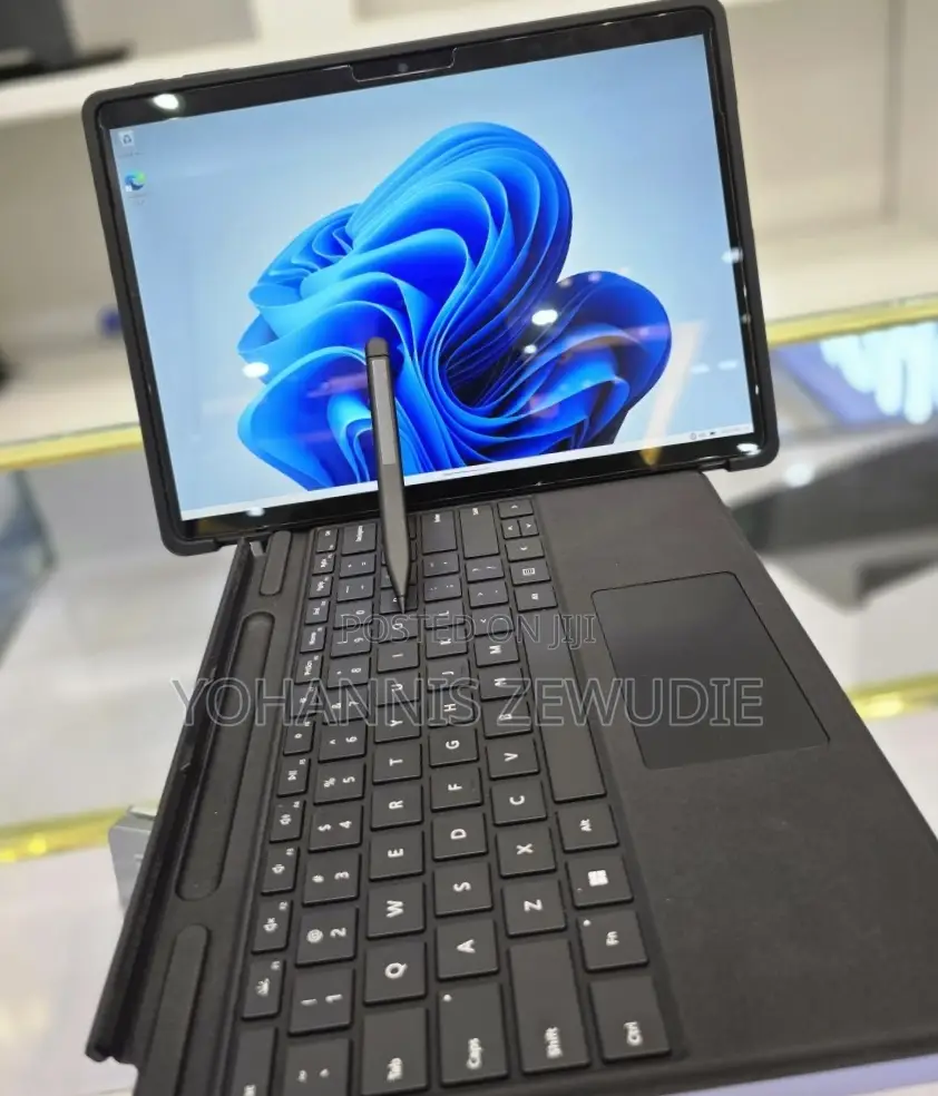 New Laptop Microsoft Surface Pro 9 16GB Intel Core I7 SSD 256GB