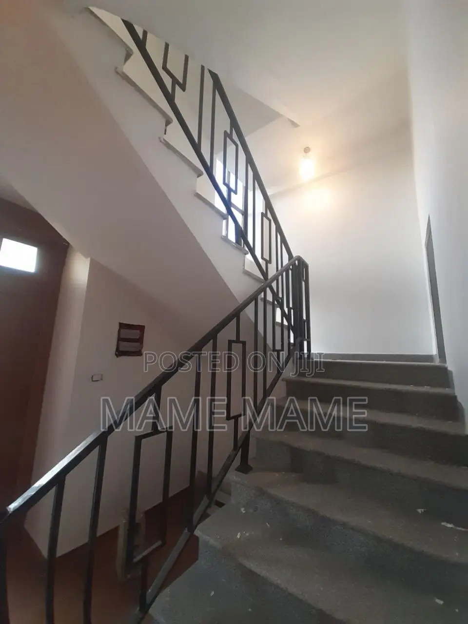 8bdrm House in Addis Abeba, Bole for sale