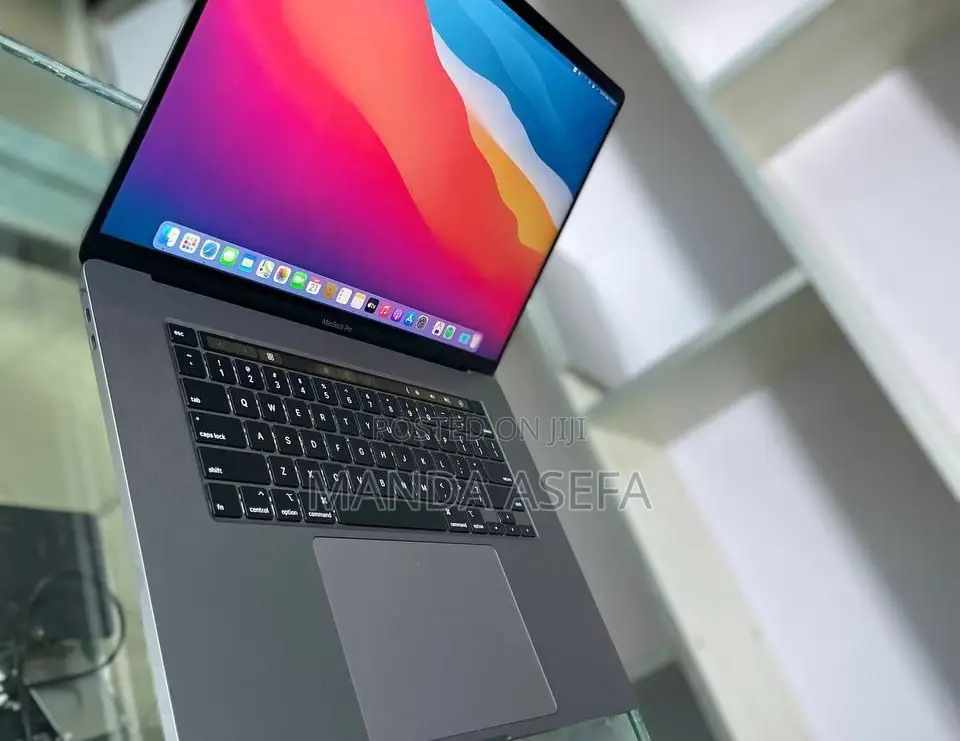 New Laptop Apple MacBook Pro 2019 32GB Intel Core I9 SSD 1T